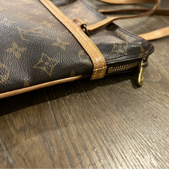 Louis Vuitton Monogram Coussin GM - Picture 11 of 15